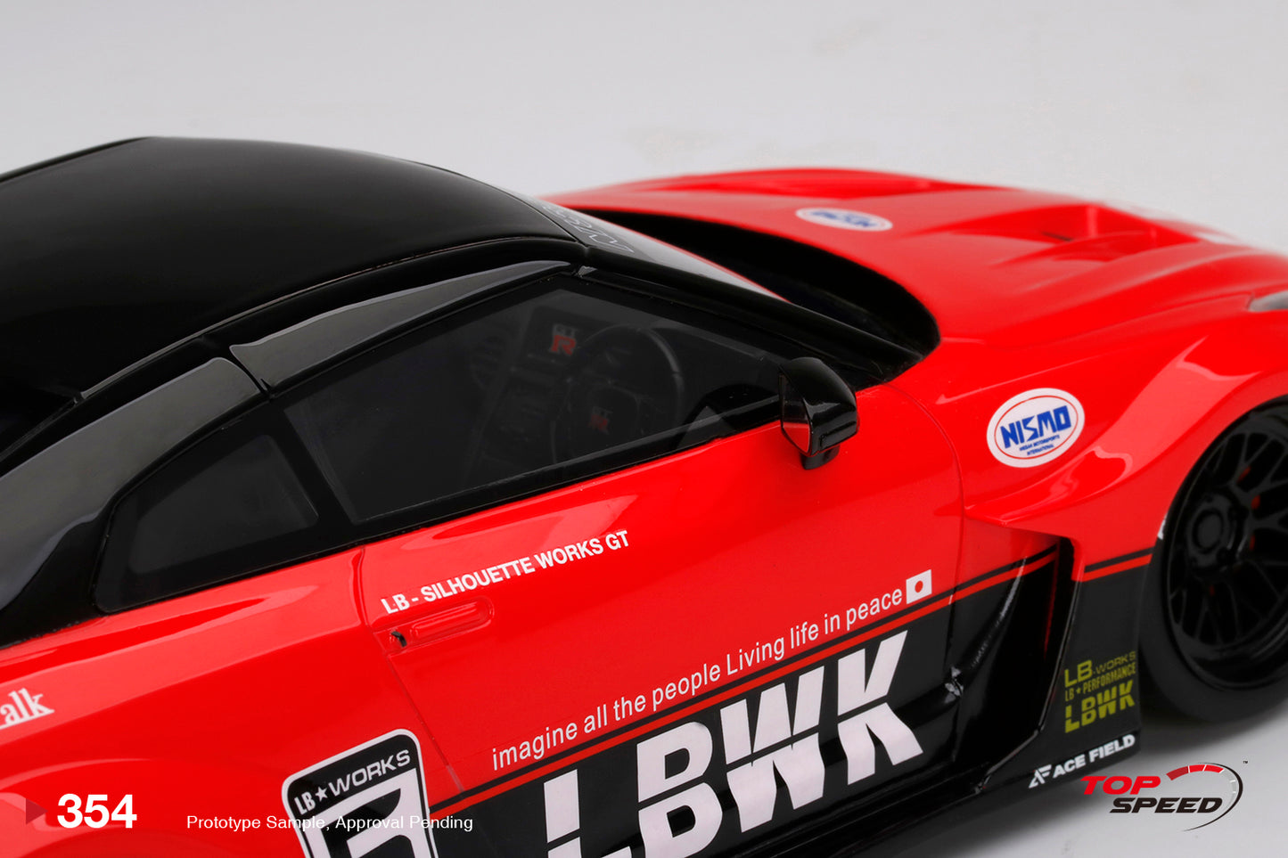 TopSpeed - 1/18 Nissan GTR (Red/Black)