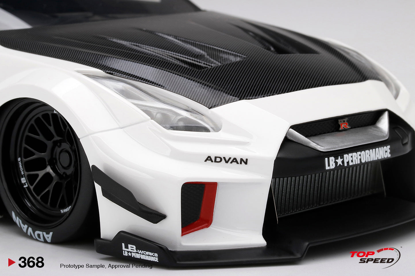 TopSpeed - 1/18 Nissan GTR (White)