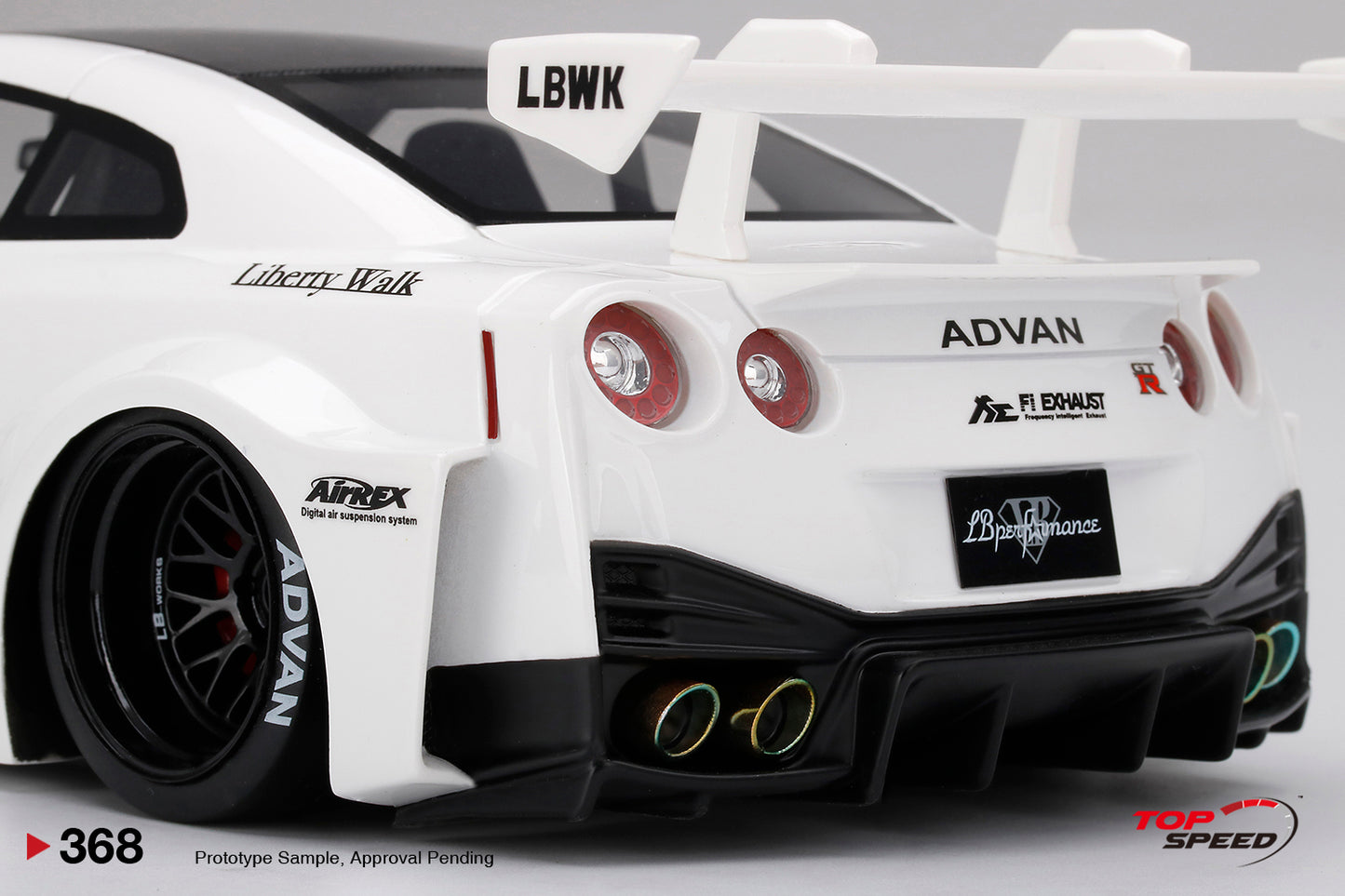 TopSpeed - 1/18 Nissan GTR (White)