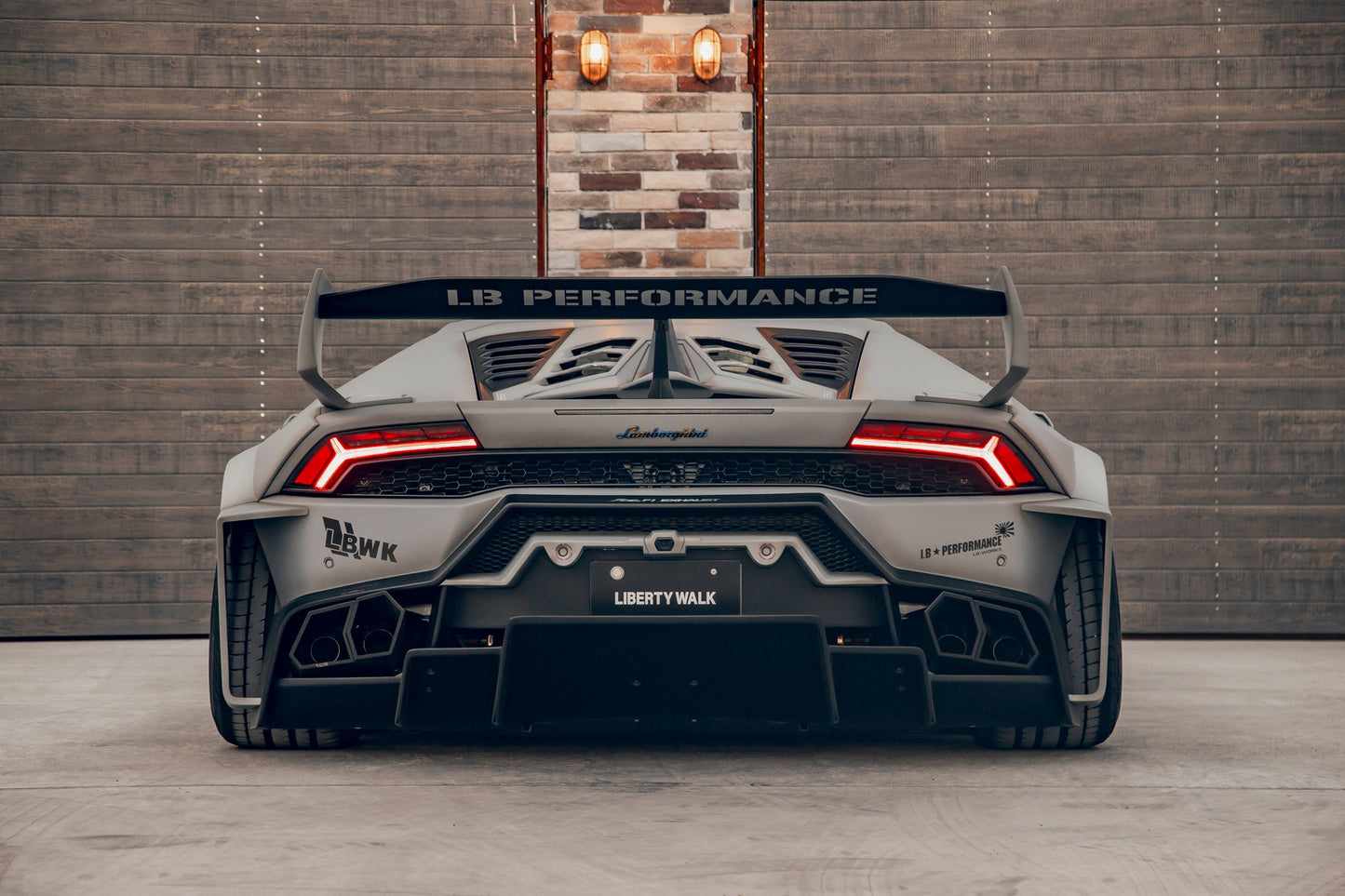 LB Silhouette WORKS HURACAN GT Complete body kit (FRP) (LB53-01)