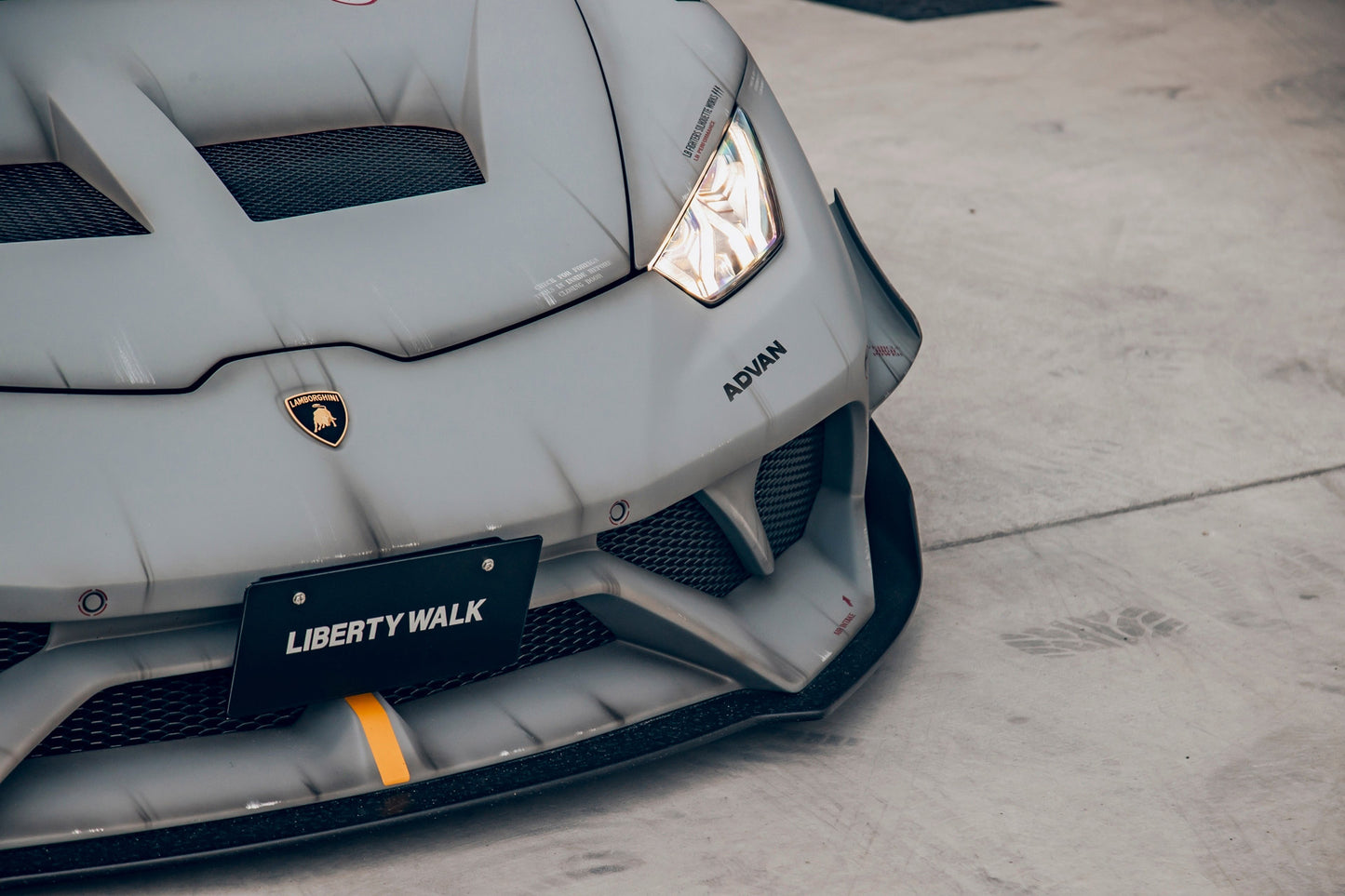 LB Silhouette WORKS HURACAN GT Complete body kit (FRP) (LB53-01)