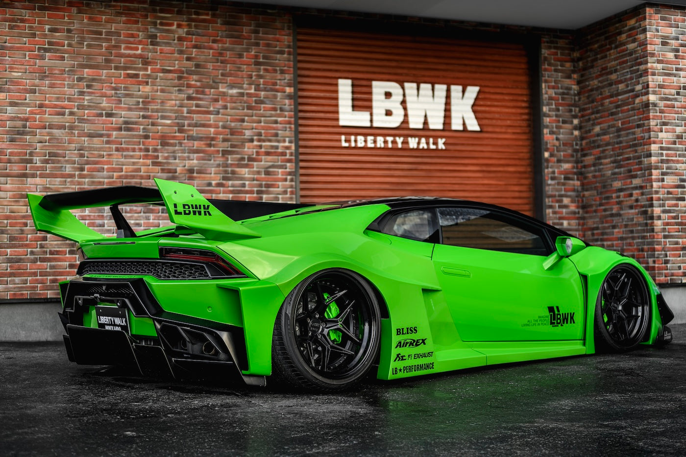 LB Silhouette WORKS HURACAN GT Complete Body Kit (REAR FENDER EXCHANGE - COUPE ONLY) FRP (LB53-04)