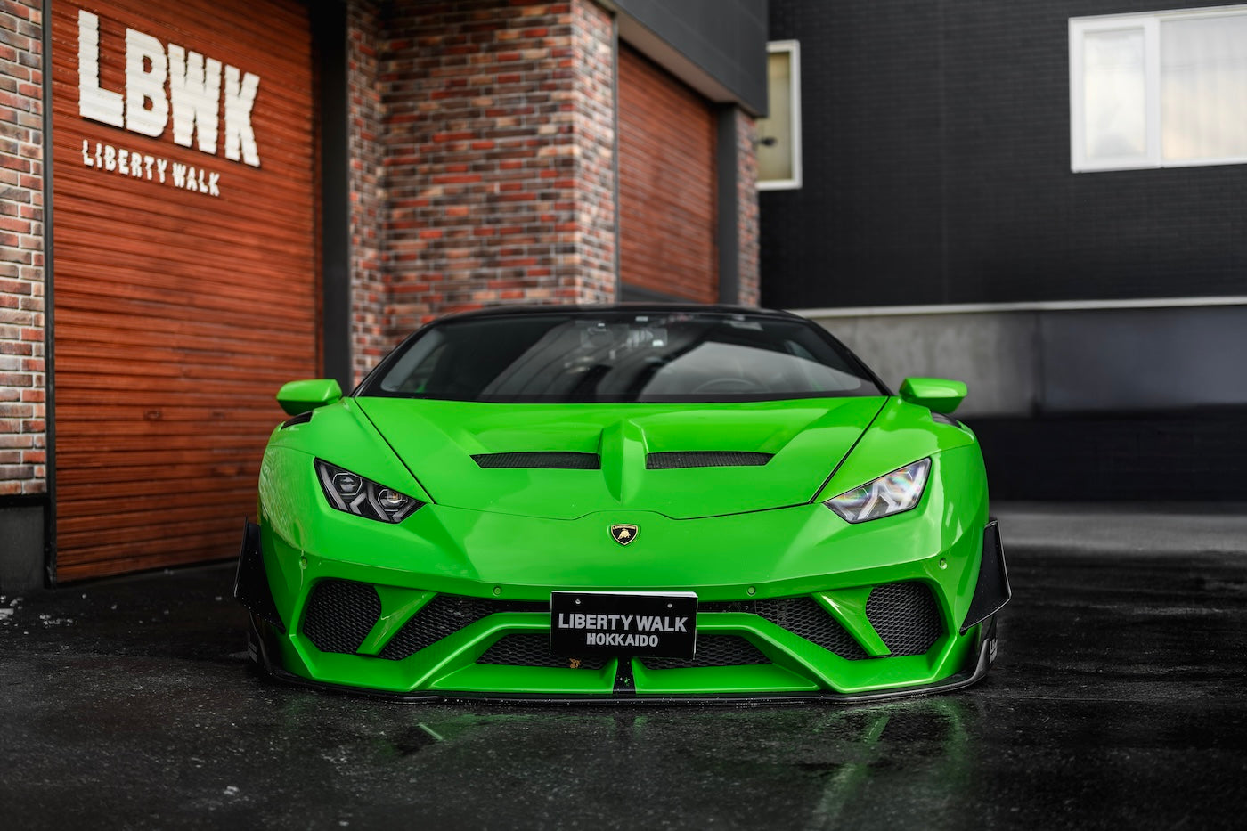 LB Silhouette WORKS HURACAN GT Complete Body Kit (REAR FENDER EXCHANGE - COUPE ONLY) FRP (LB53-04)