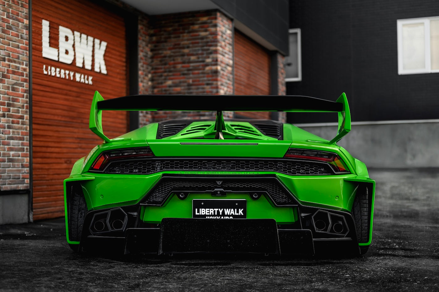 LB Silhouette WORKS HURACAN GT Complete Body Kit (REAR FENDER EXCHANGE - COUPE ONLY) FRP (LB53-04)