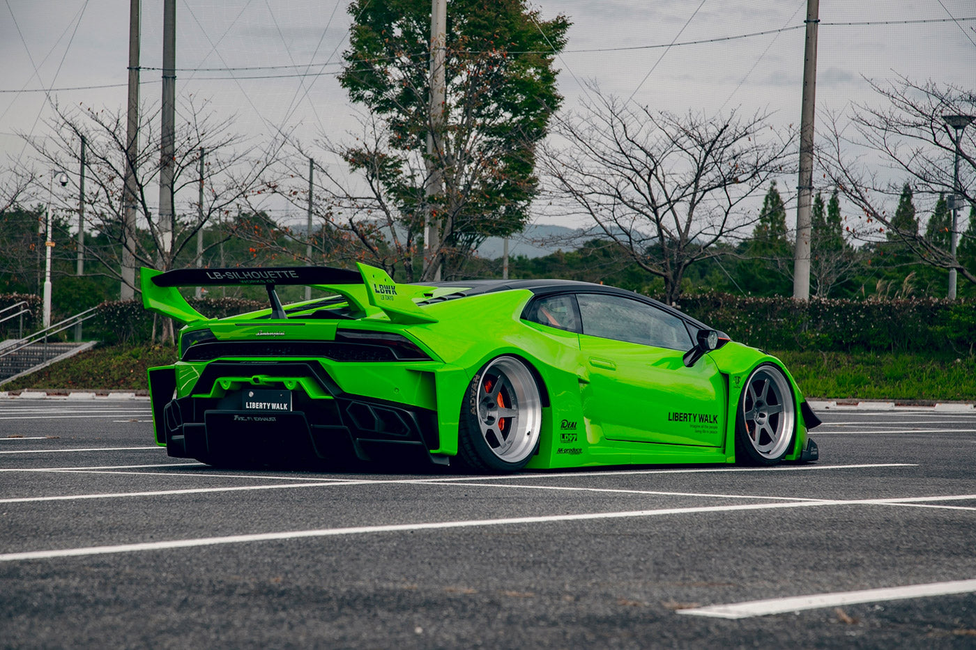LB Silhouette WORKS HURACAN GT Complete Body Kit (REAR FENDER EXCHANGE - COUPE ONLY) FRP (LB53-04)