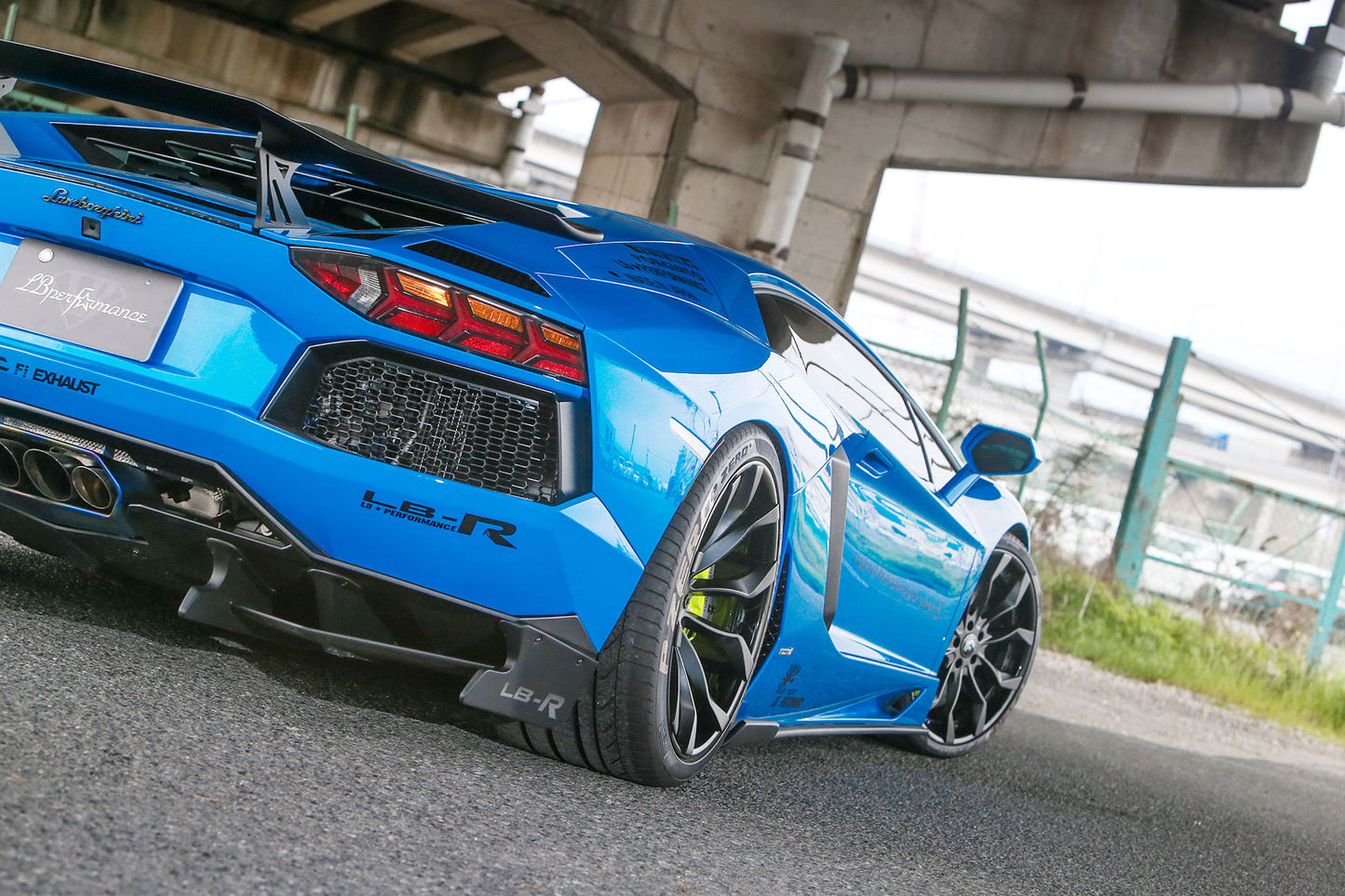 LB Performance Aventador Complete body kit Type 2 (CFRP) (LB02-12)