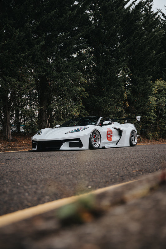 LB Silhouette WORKS Chevrolet Corvette C8 Complete kit (CFRP) (LB64-02)