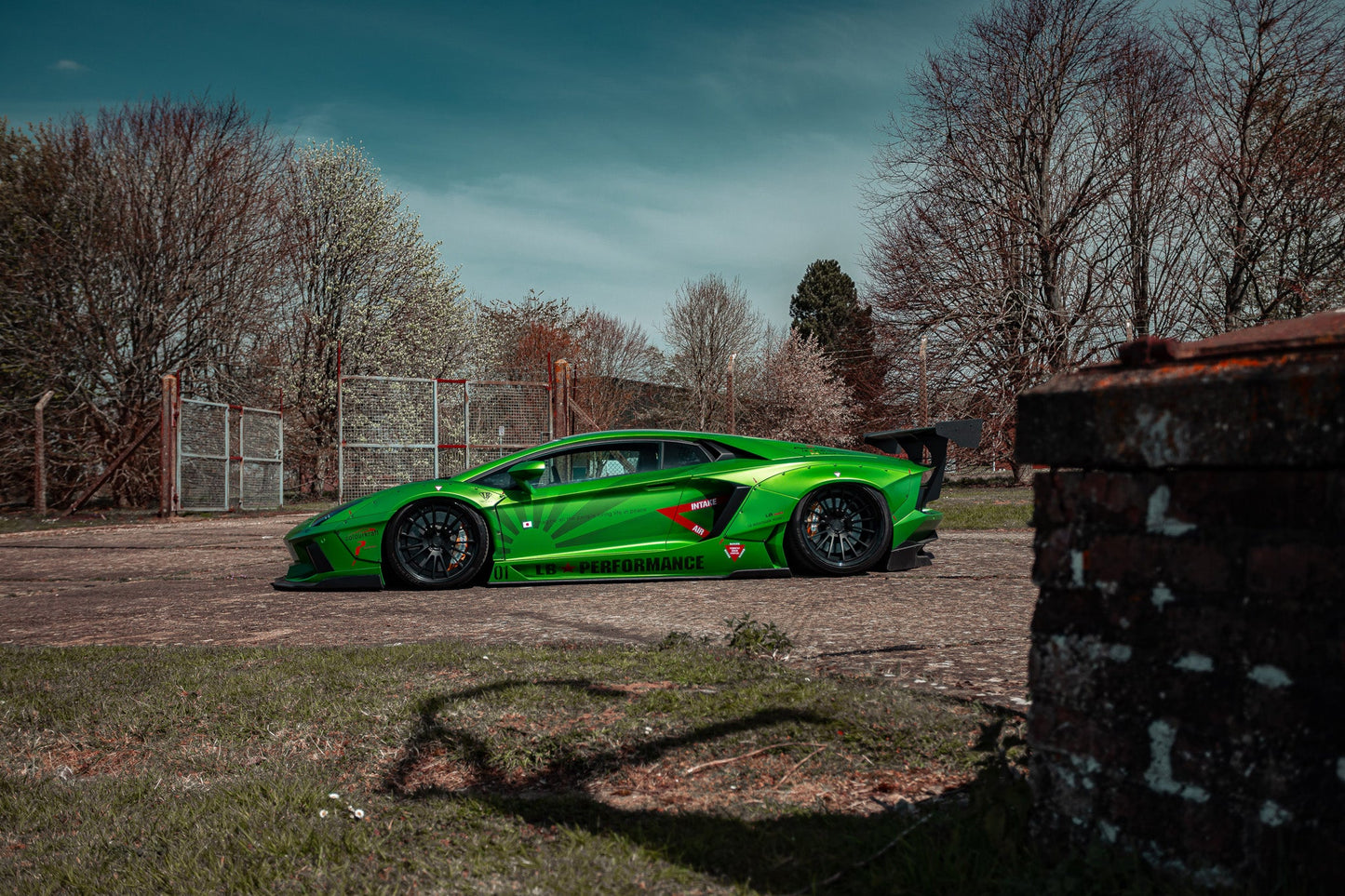 LB WORKS Aventador Complete body kit Type 2 (FRP) with exchange fender type (LB02-08)