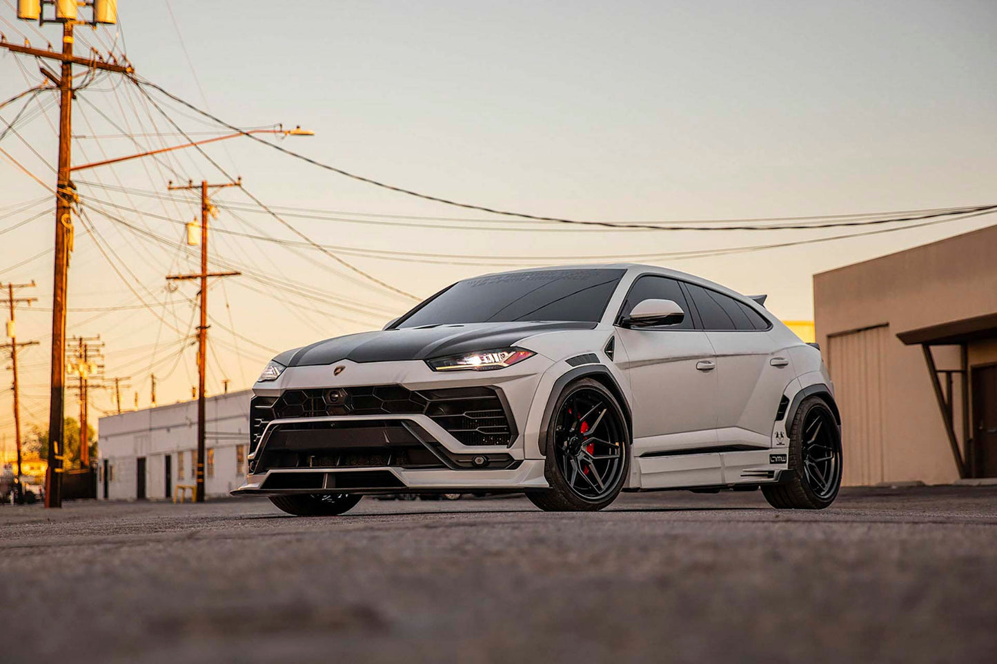 LB WORKS URUS Complete body kit with Bonnet/Hood (DRY CARBON) (LB67-04)