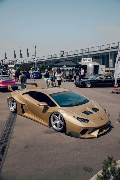 Liberty Walk LB-Silhouette Works Lamborghini Huracan LP610-4