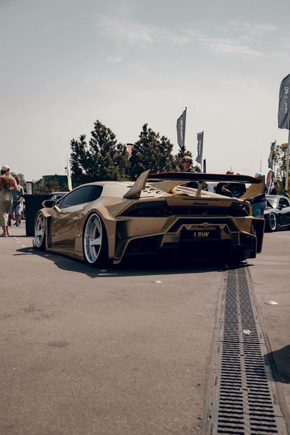 Liberty Walk LB-Silhouette Works Lamborghini Huracan LP610-4