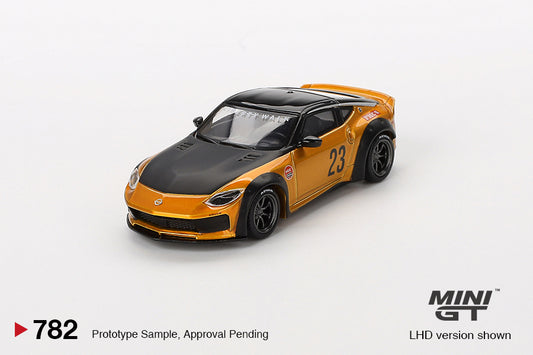 Mini GT - 1/64 Nissan 400Z (Gold)