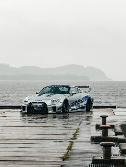 LB-Silhouette WORKS GT R35GTR Ver.2 Complete Body Kit FRP (LB50-05)