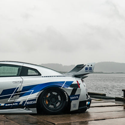 LB-Silhouette WORKS GT R35GTR Ver.2 Complete Body Kit FRP (LB50-05)