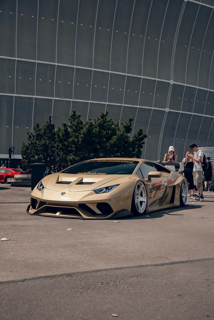 Liberty Walk LB-Silhouette Works Lamborghini Huracan LP610-4