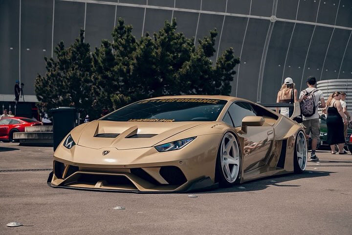 Liberty Walk LB-Silhouette Works Lamborghini Huracan LP610-4