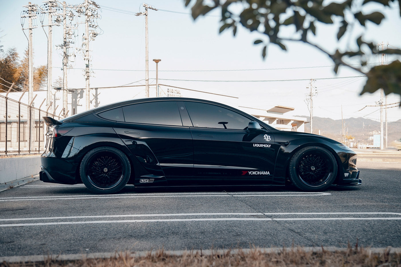 LB E⚡Works Model 3 Complete body kit (FRP)