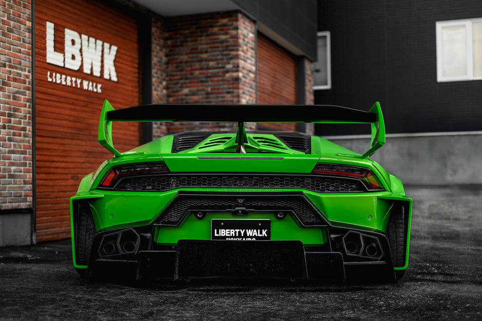 LB Silhouette WORKS HURACAN GT Complete Body Kit (REAR FENDER EXCHANGE ...