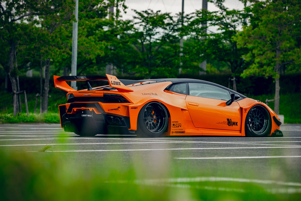 LB Silhouette WORKS HURACAN GT Complete Body Kit (REAR FENDER EXCHANGE ...