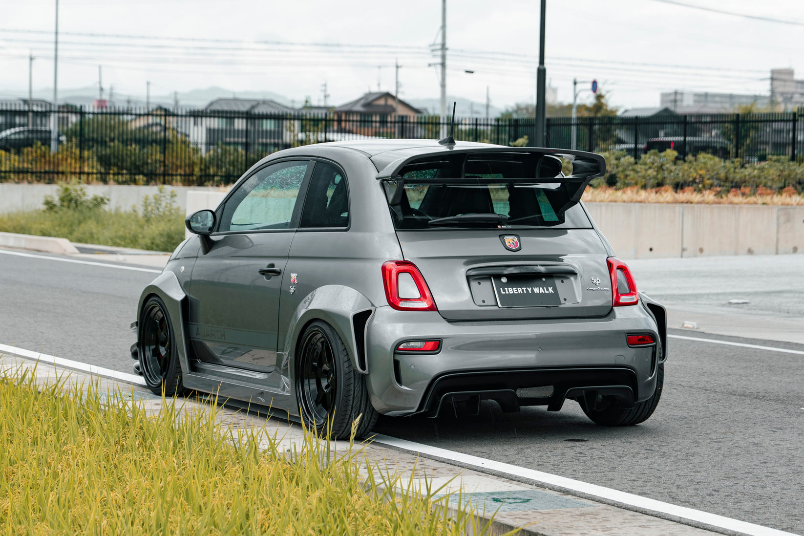 LB WORKS Abarth 595 FRP (LB72-01) – Liberty Walk Europe