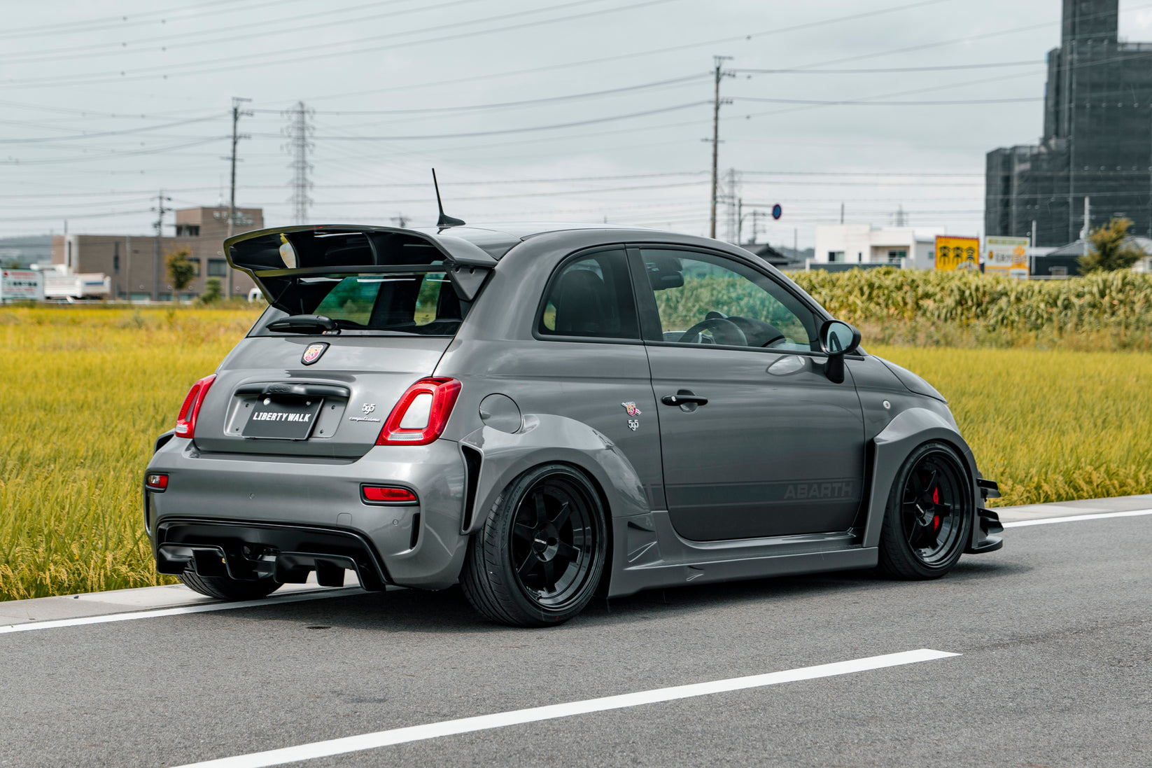 LB WORKS Abarth 595 FRP (LB72-01) – Liberty Walk Europe