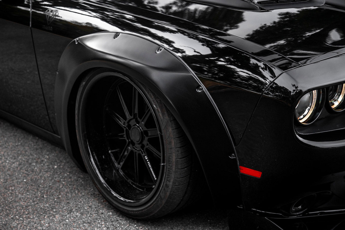 LB WORKS Challenger complete body kit with front lip(FRP) (LB09-02)