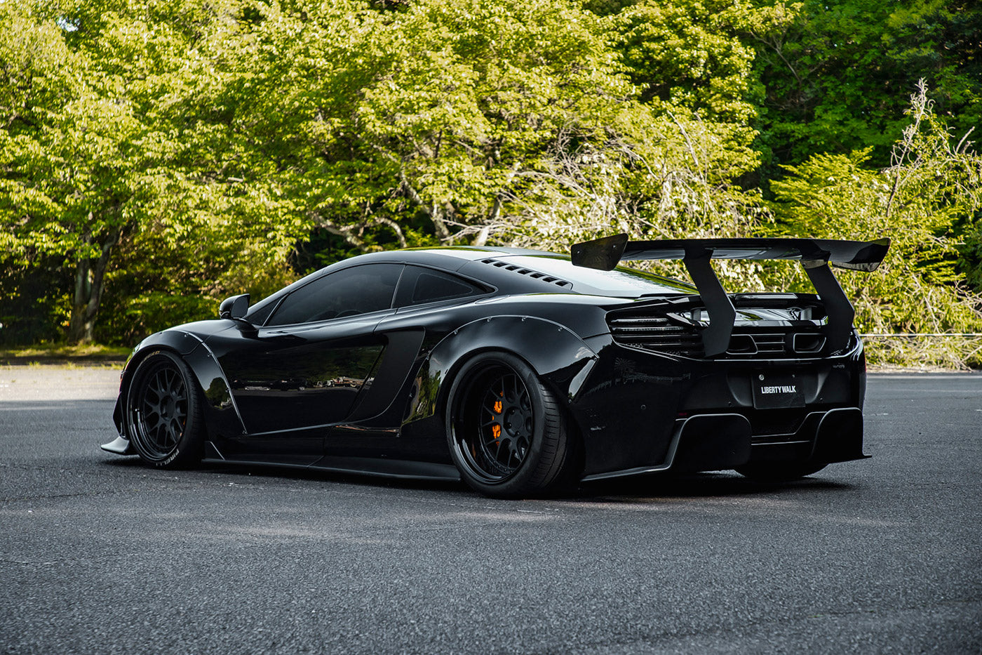 LB WORKS MP4-12C Complete Body kit CFRP - DOES NOT INCLUDE 650S HEADLAMPS (LB22-05)