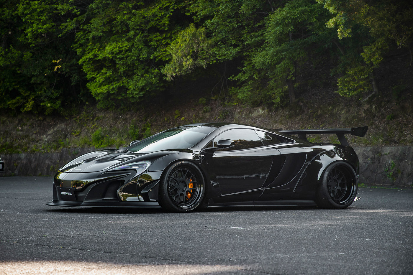 LB WORKS MP4-12C Complete Body kit CFRP - DOES NOT INCLUDE 650S HEADLAMPS (LB22-05)