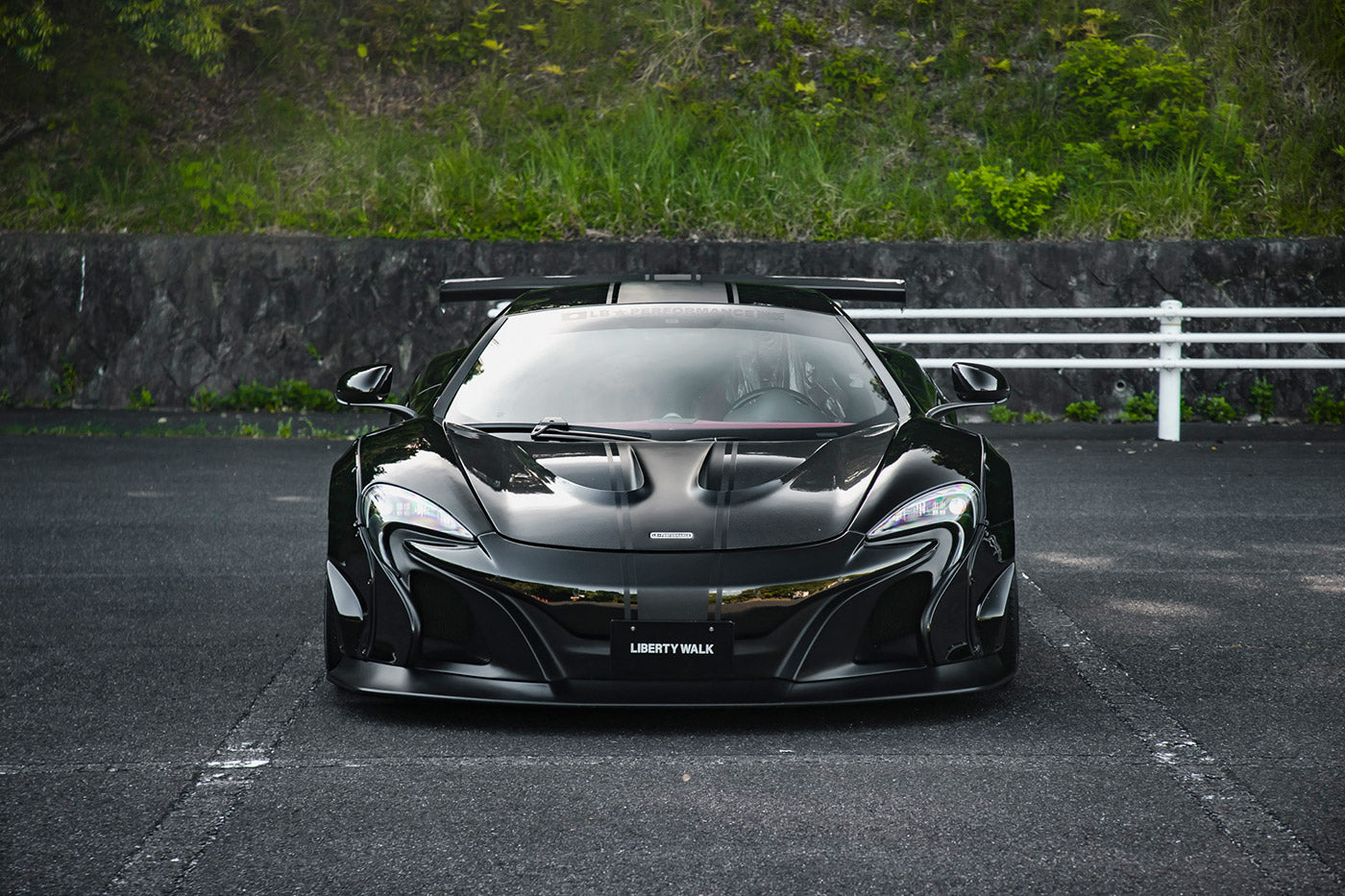 LB WORKS MP4-12C Complete Body kit CFRP - DOES NOT INCLUDE 650S HEADLAMPS (LB22-05)
