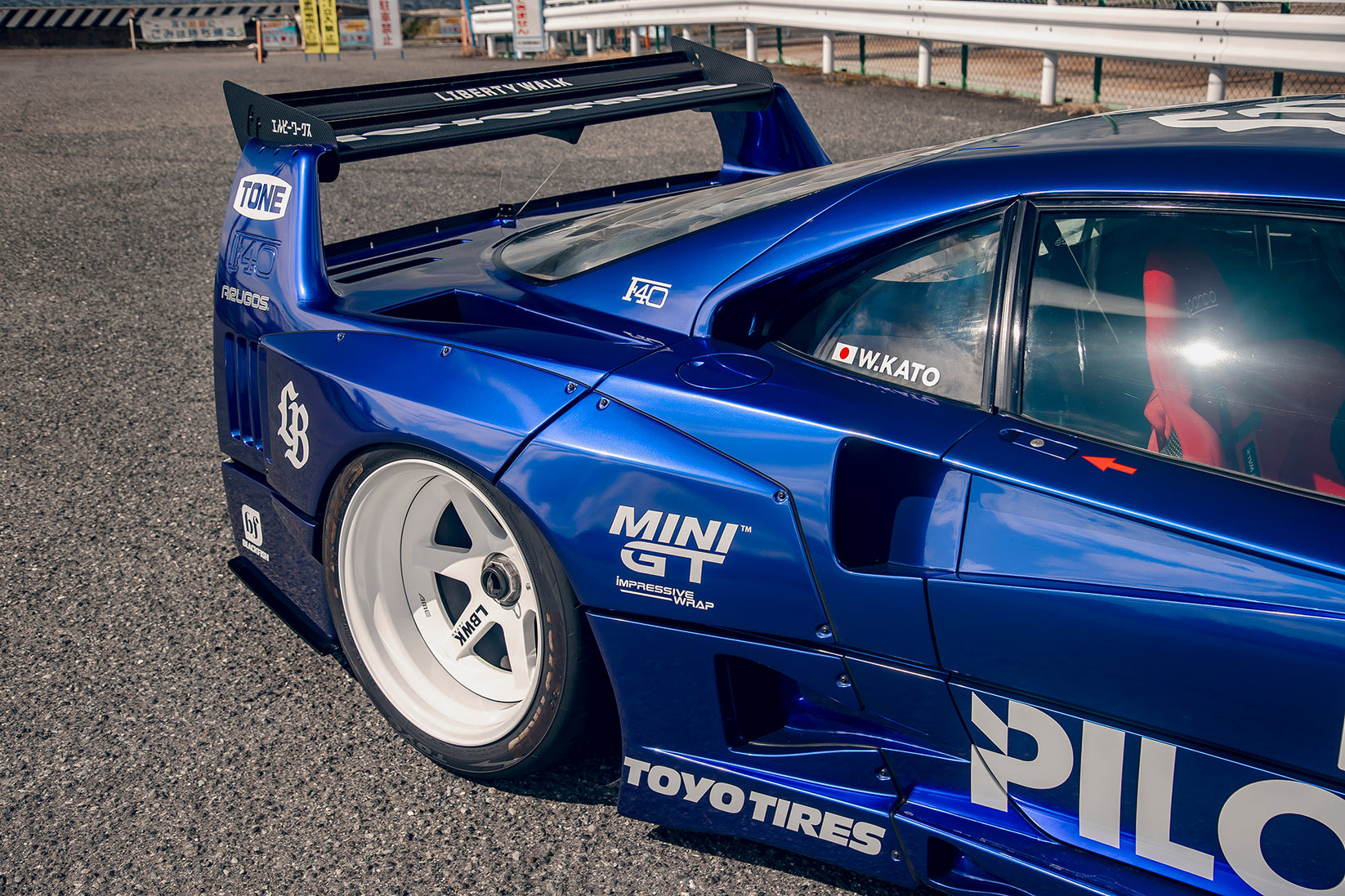 LB WORKS F40 complete body kit (CFRP) (LB71-02) – Liberty Walk Europe