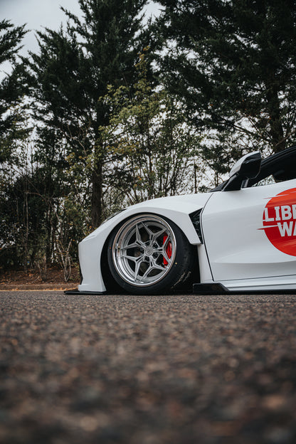 LB Silhouette WORKS Chevrolet Corvette C8 Complete kit (CFRP) (LB64-02)