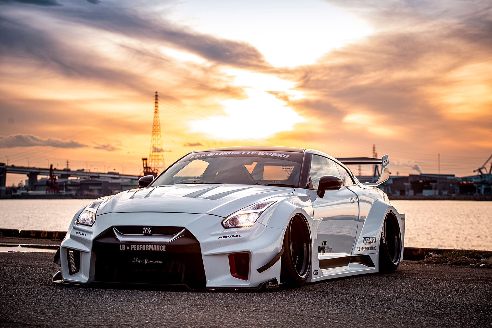 LB-Silhouette WORKS GT R35GTR Ver.2 Complete Body Kit FRP (LB50-05 ...