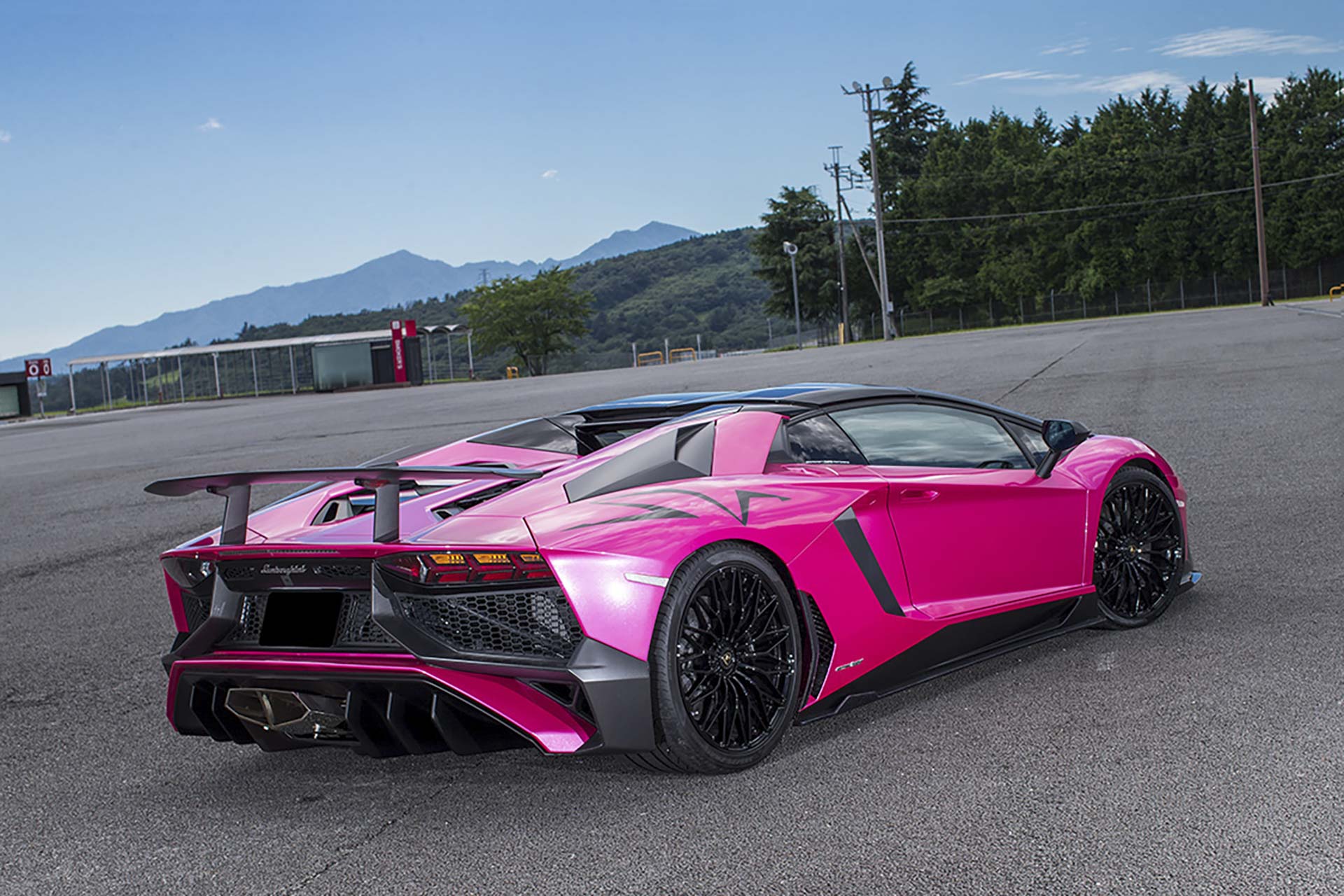 Simpson Lb28 LB PERFORMANCE Aventador SV Body Kit FRP (LB28-01) – Liberty Walk Europe